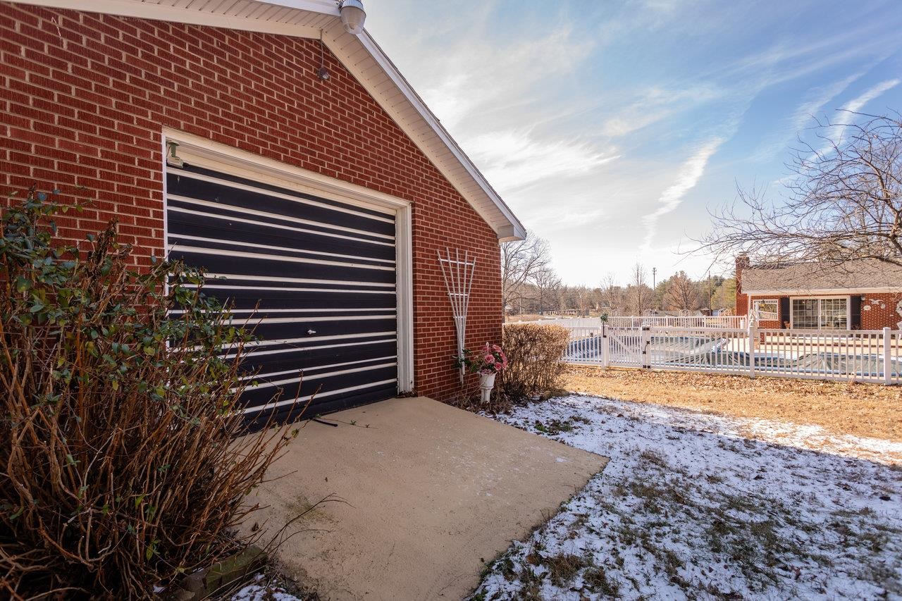 8217 SOUTH EAST SIDE HWY