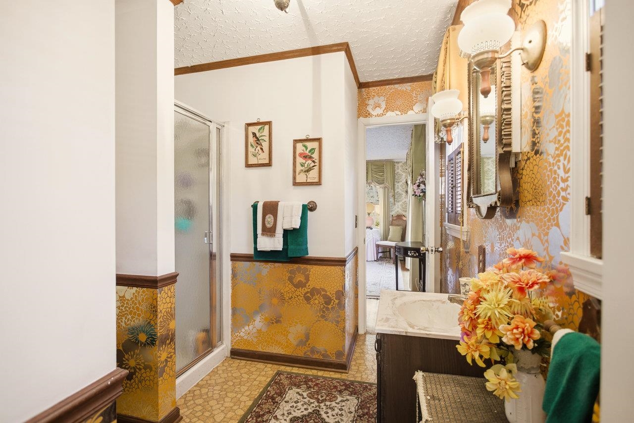 8217 SOUTH EAST SIDE HWY