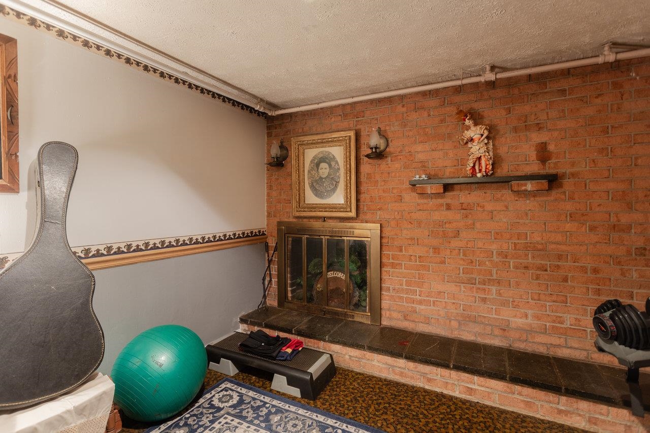 8217 SOUTH EAST SIDE HWY