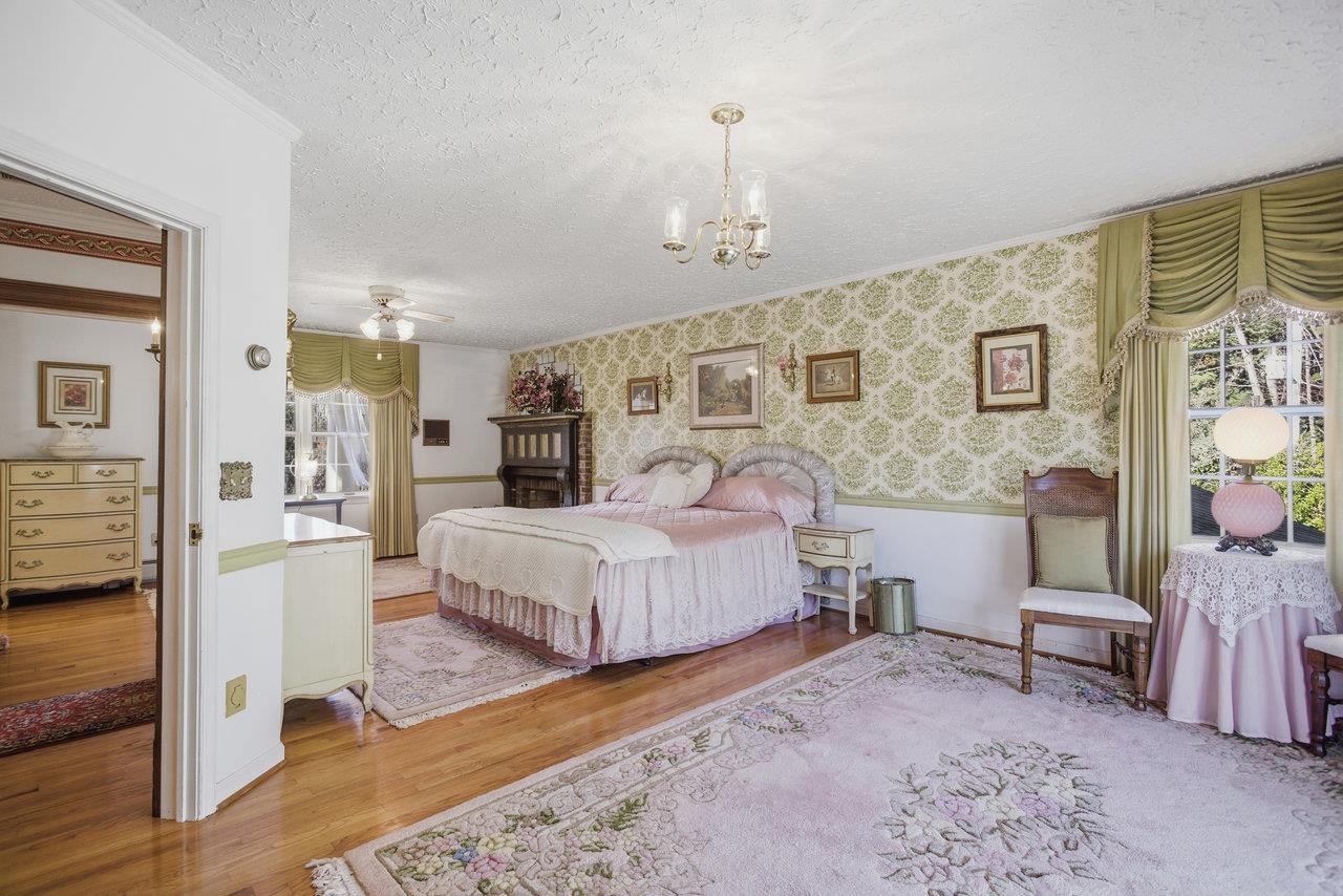 8217 SOUTH EAST SIDE HWY