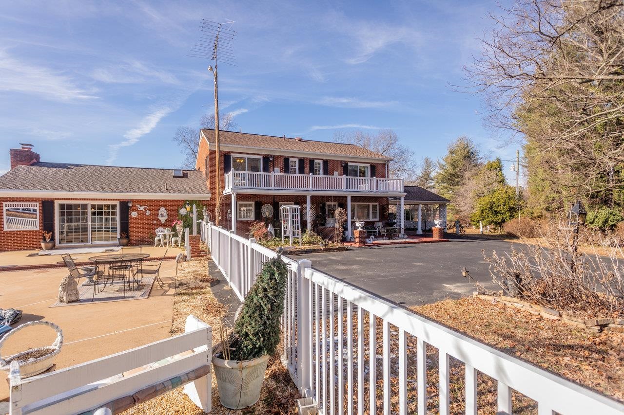 8217 SOUTH EAST SIDE HWY