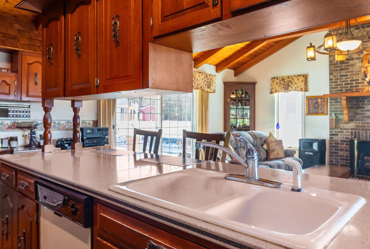 8217 SOUTH EAST SIDE HWY