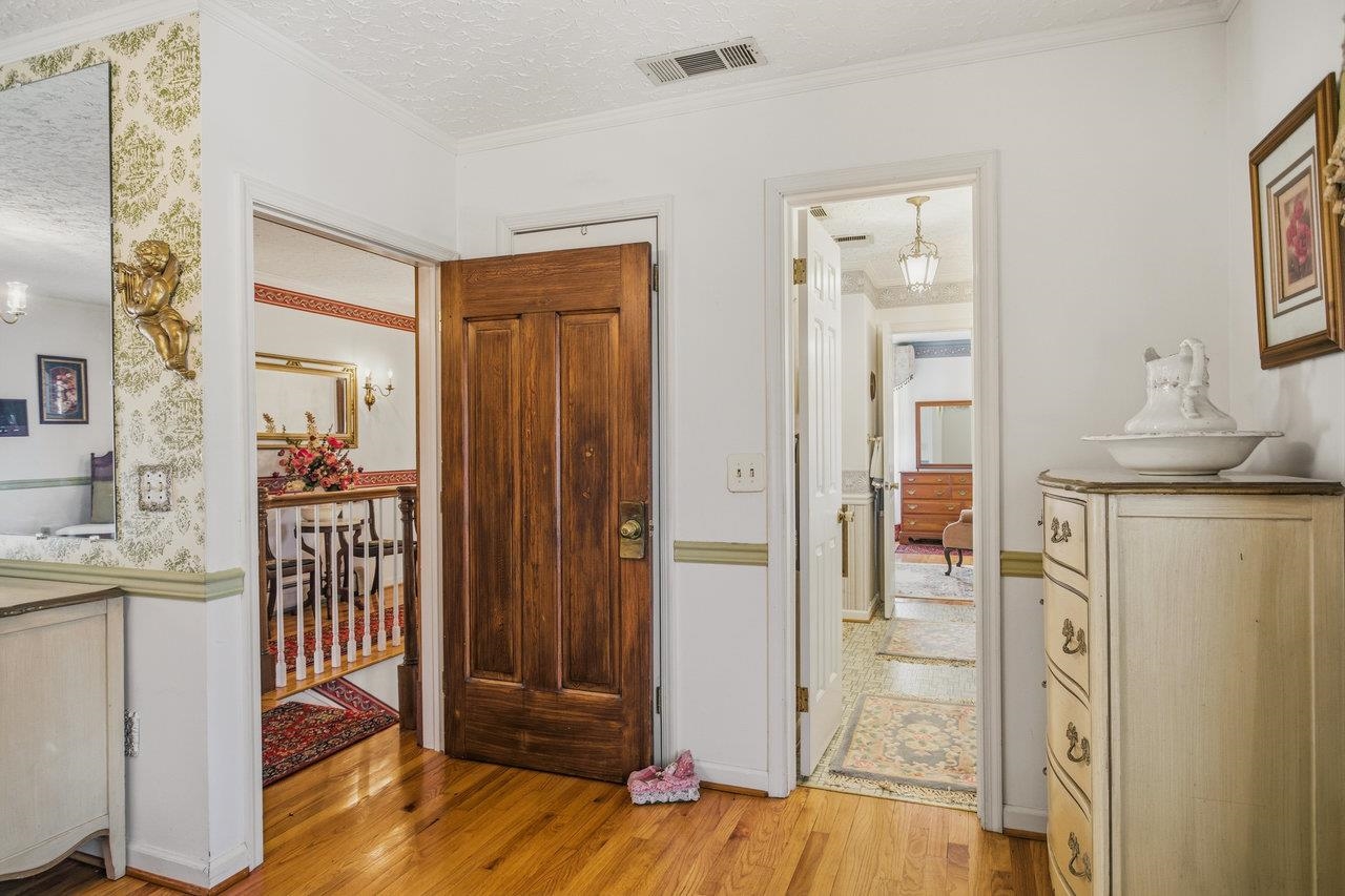 8217 SOUTH EAST SIDE HWY