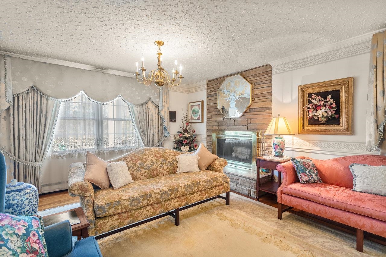 8217 SOUTH EAST SIDE HWY