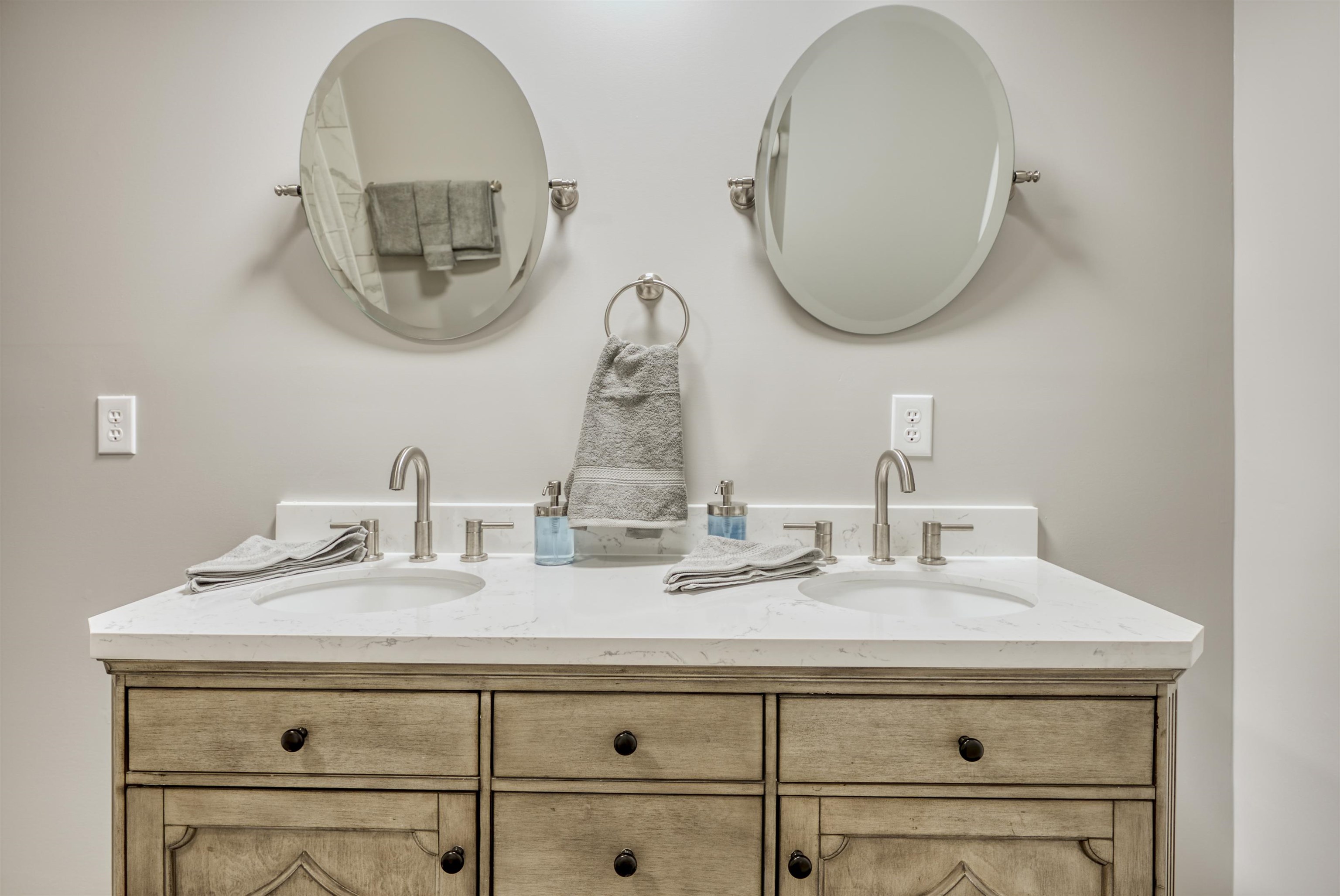 220 VIEW MOUNTAIN RD