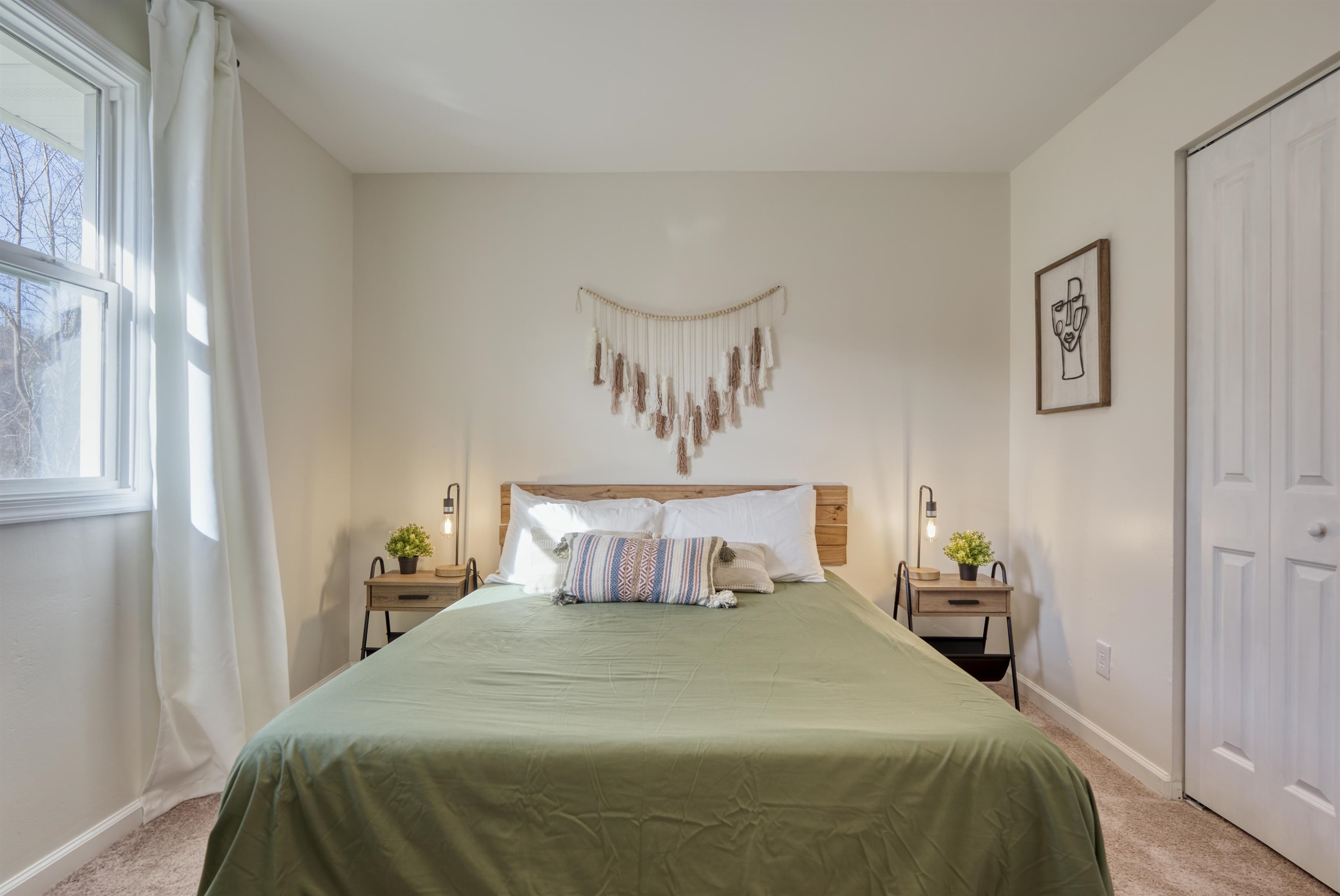 220 VIEW MOUNTAIN RD