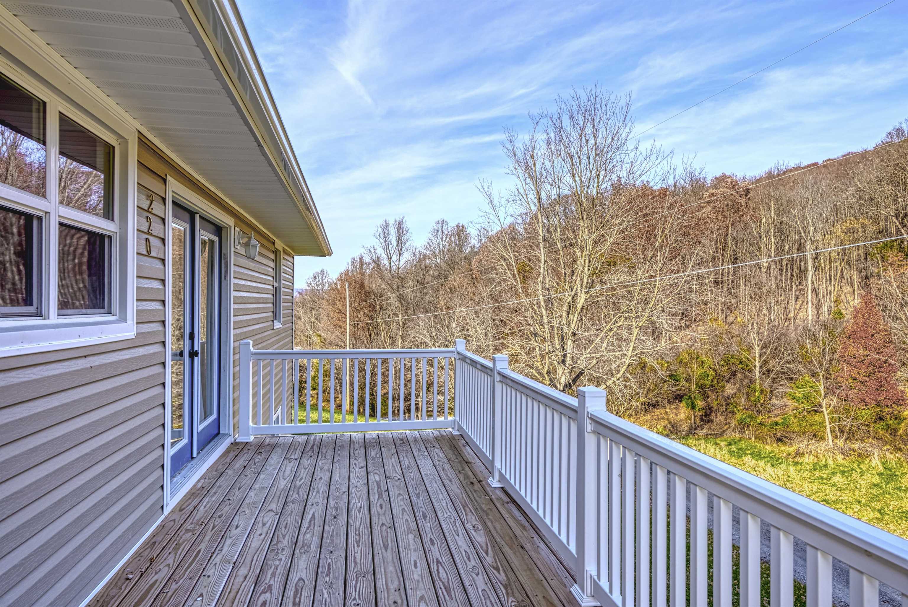 220 VIEW MOUNTAIN RD