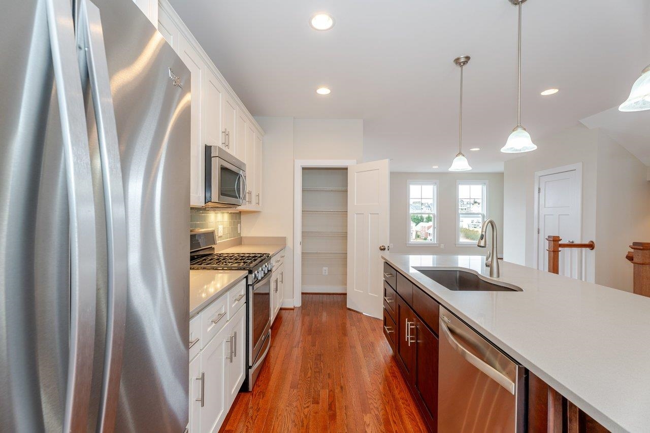 3207 CHARLESTON BLVD