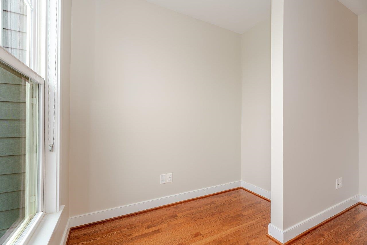 3207 CHARLESTON BLVD