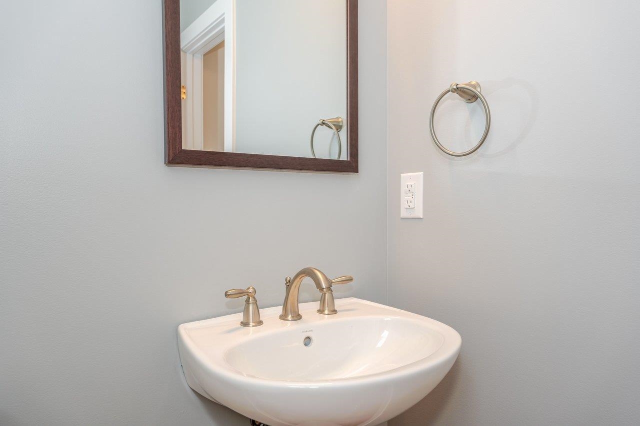 3207 CHARLESTON BLVD