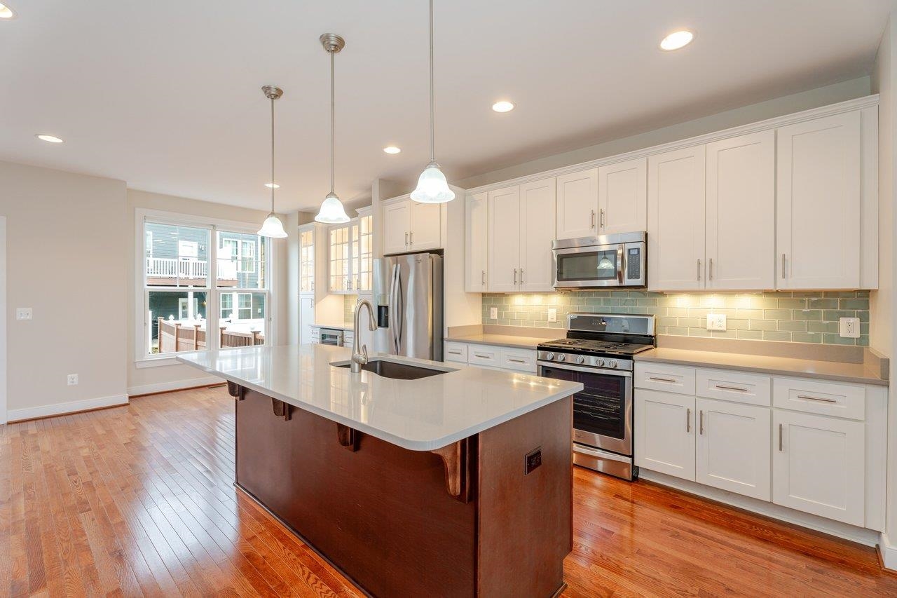 3207 CHARLESTON BLVD