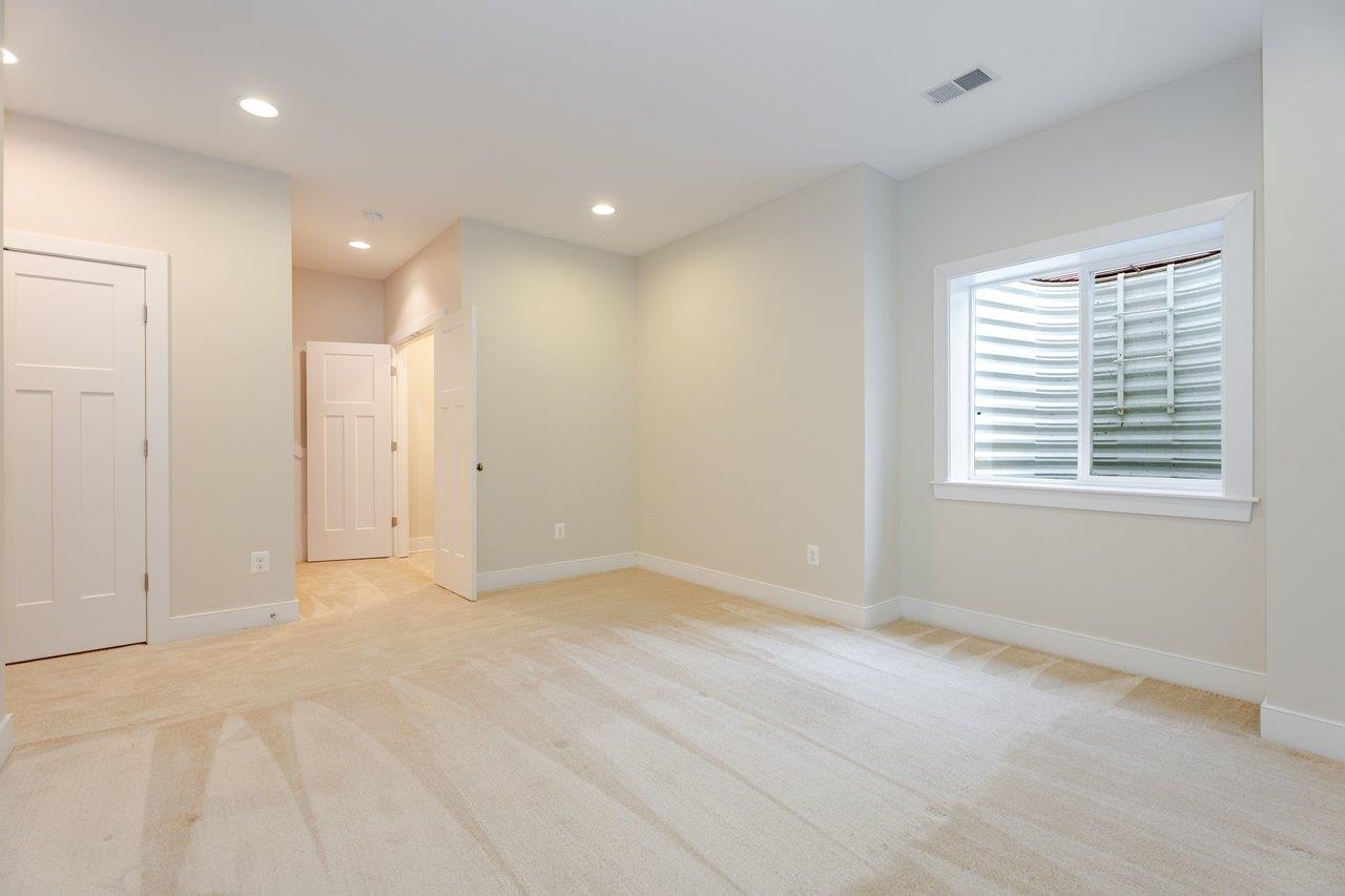 3207 CHARLESTON BLVD