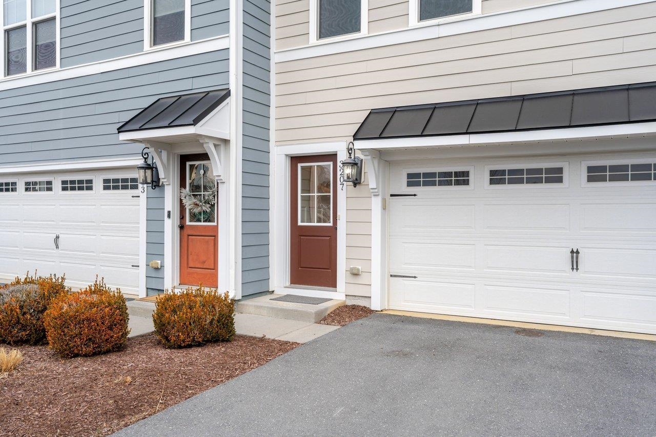 3207 CHARLESTON BLVD