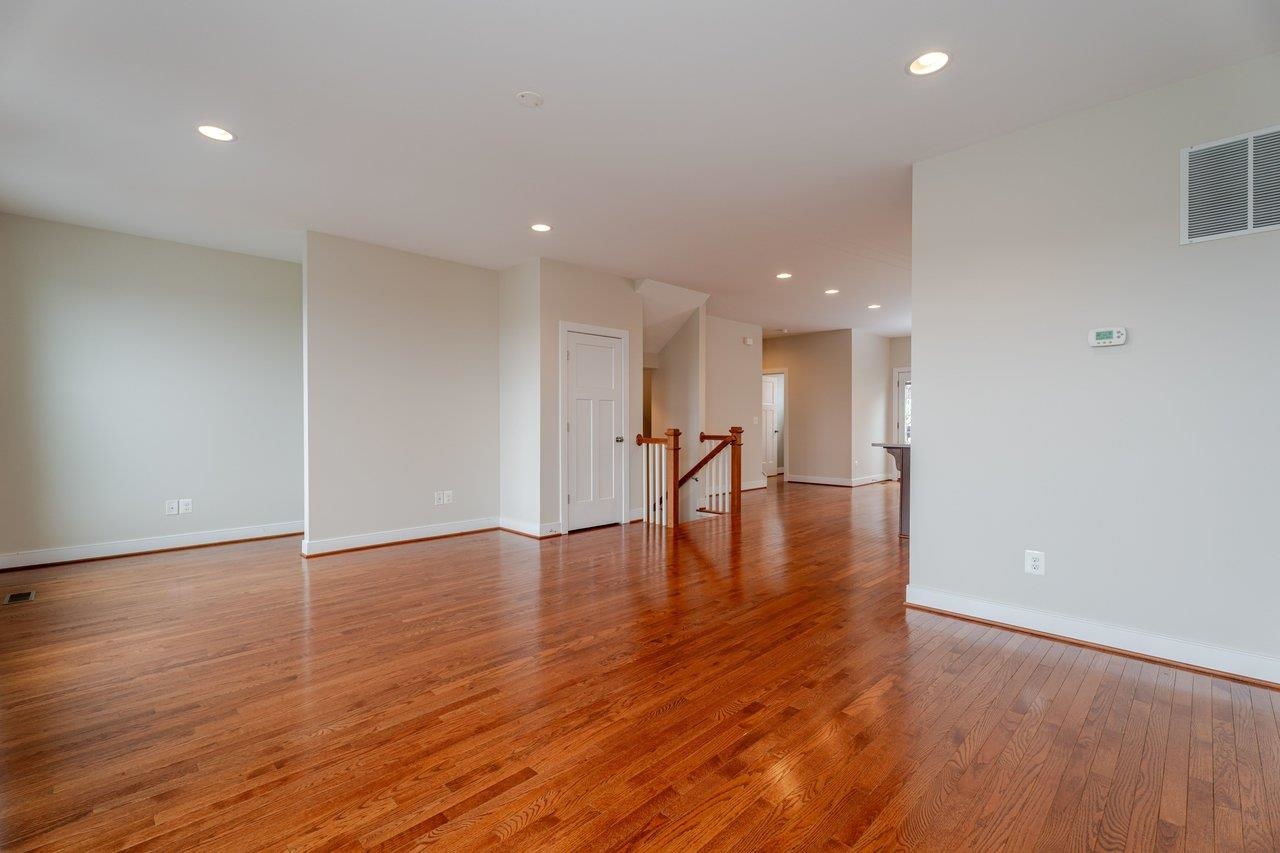 3207 CHARLESTON BLVD