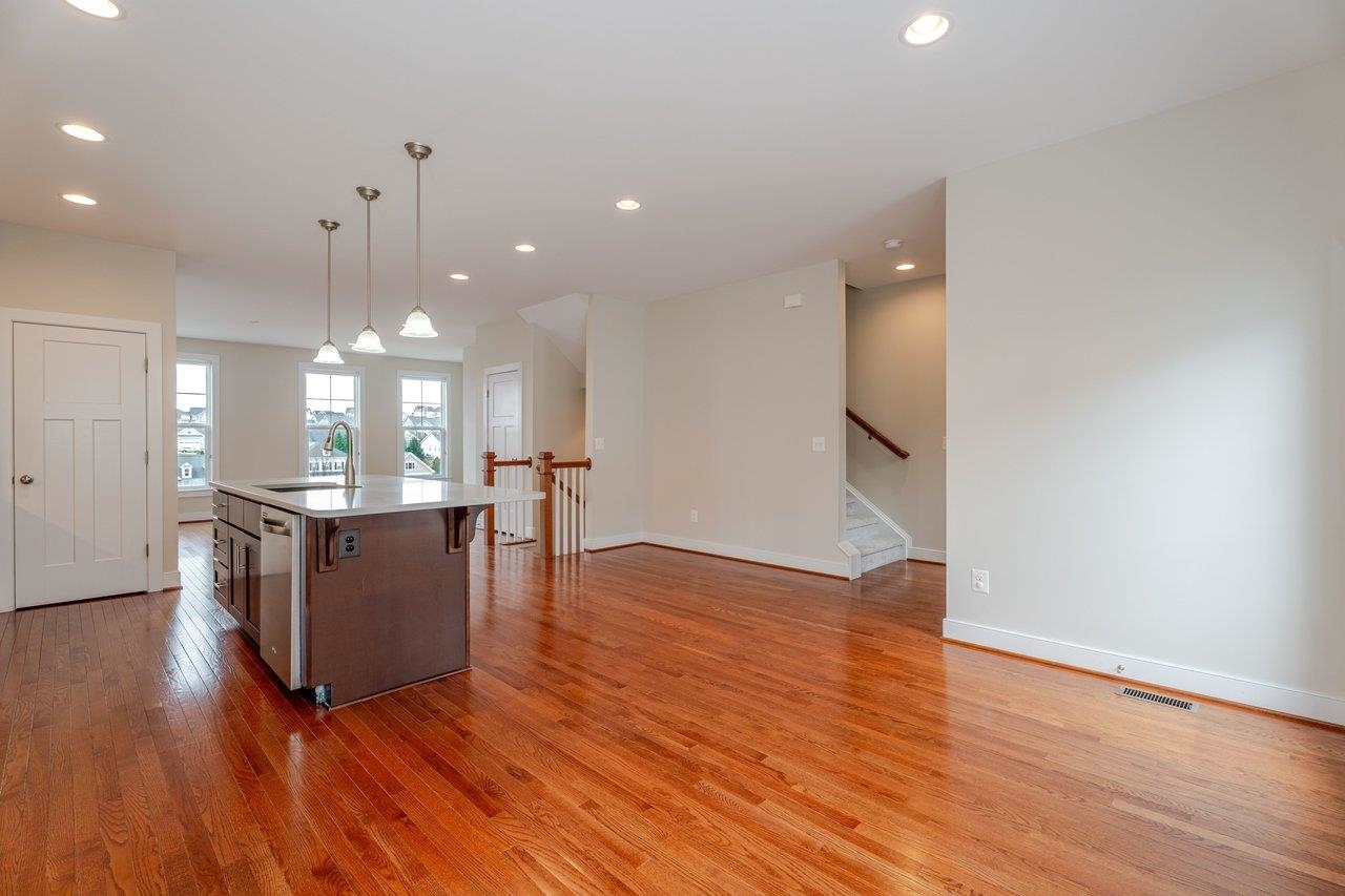 3207 CHARLESTON BLVD