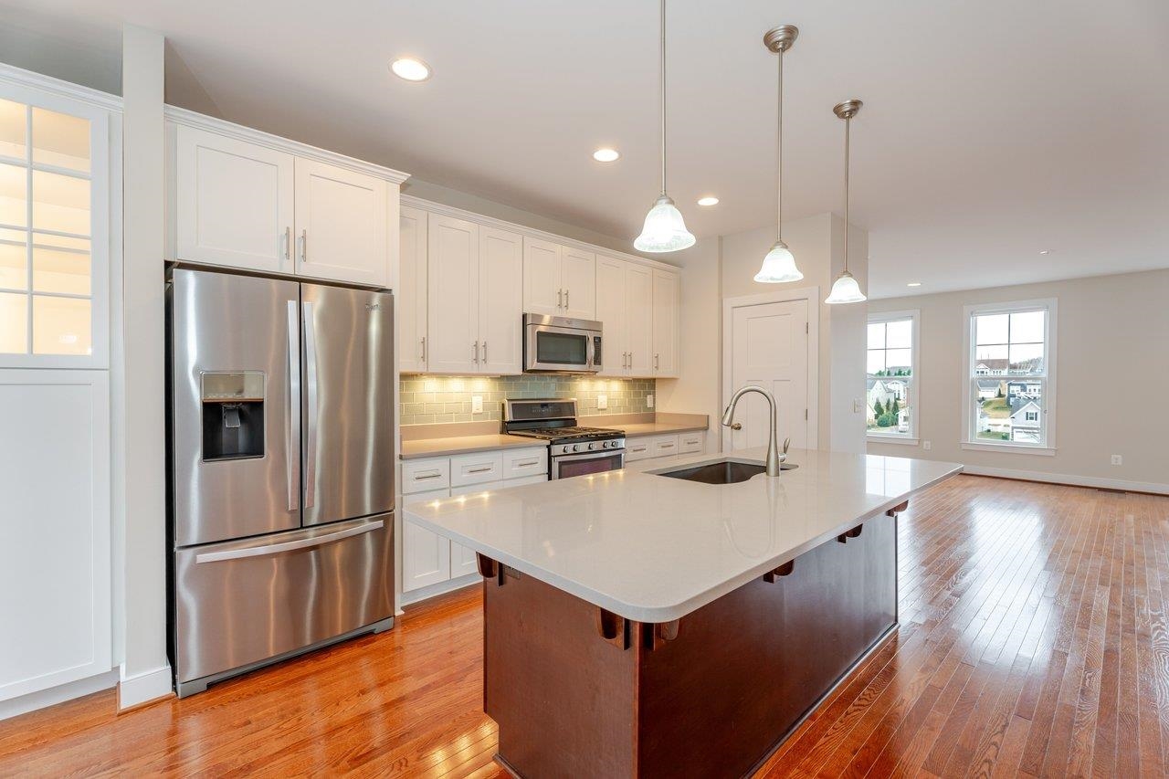 3207 CHARLESTON BLVD