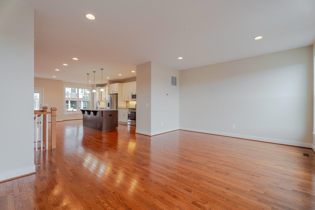 3207 CHARLESTON BLVD