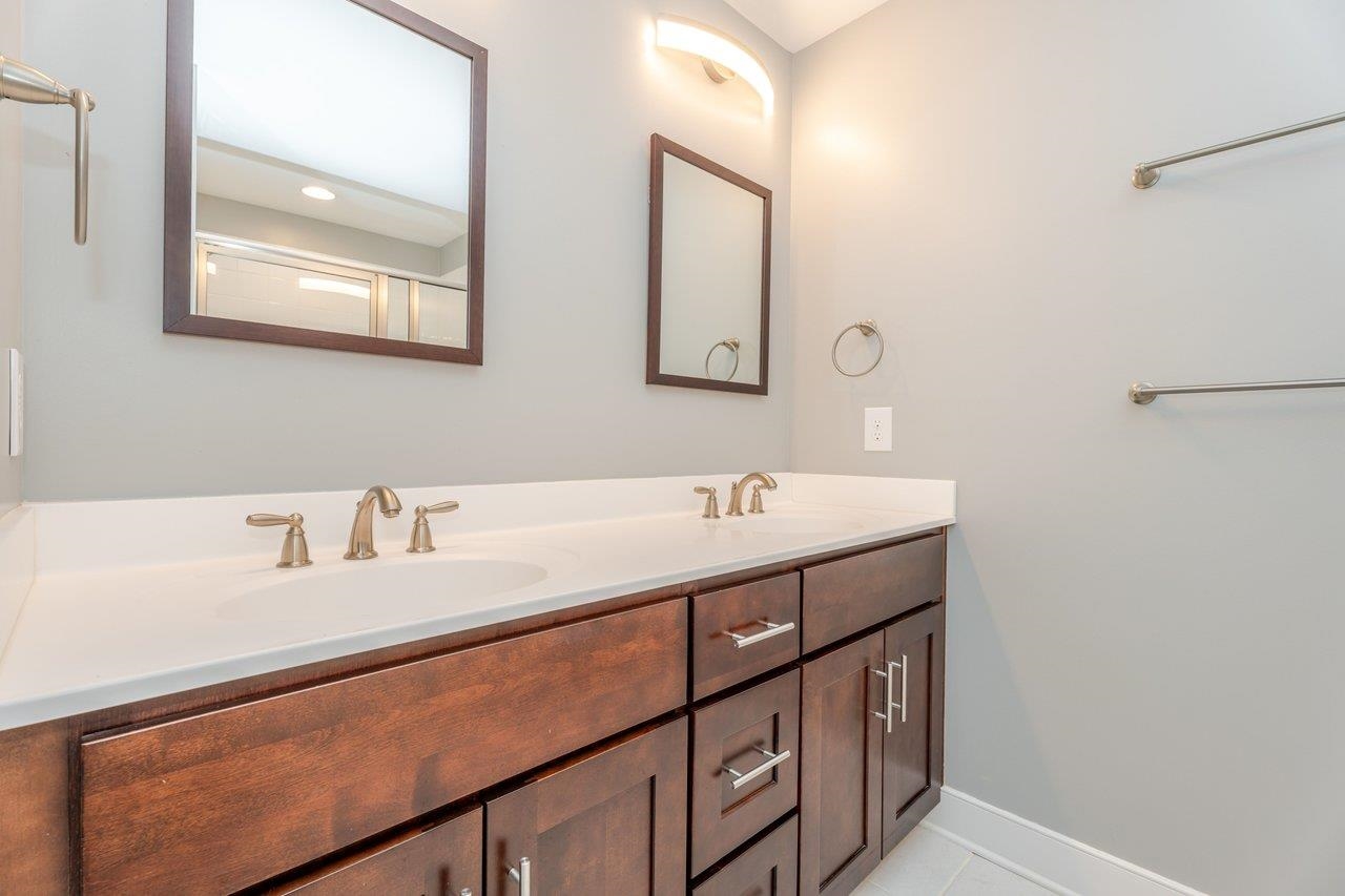 3207 CHARLESTON BLVD