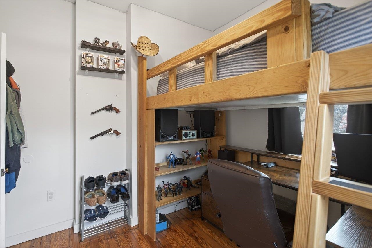 211 SECOND ST