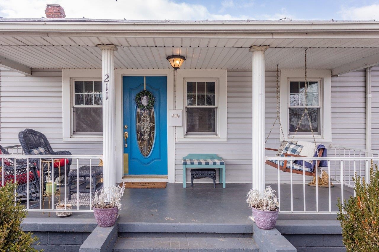 211 SECOND ST