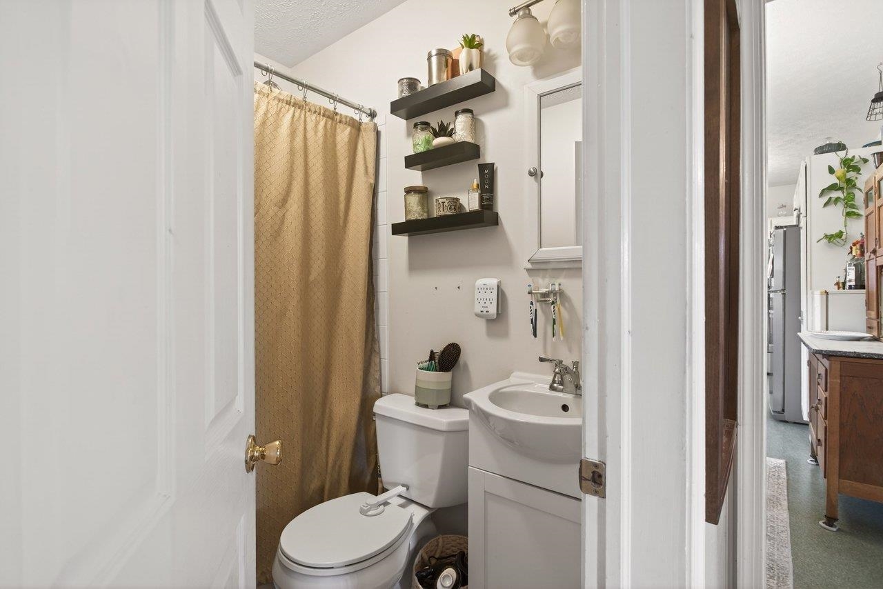 211 SECOND ST