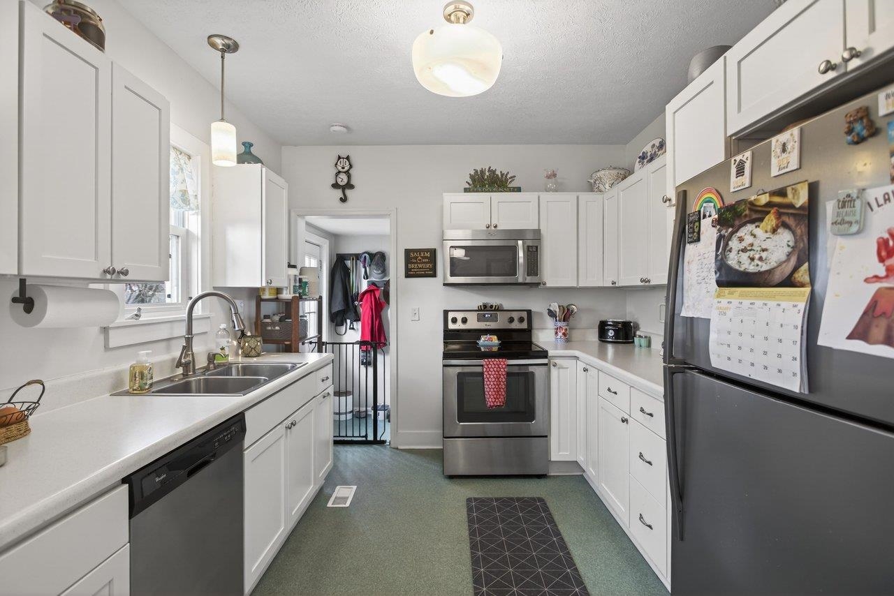 211 SECOND ST