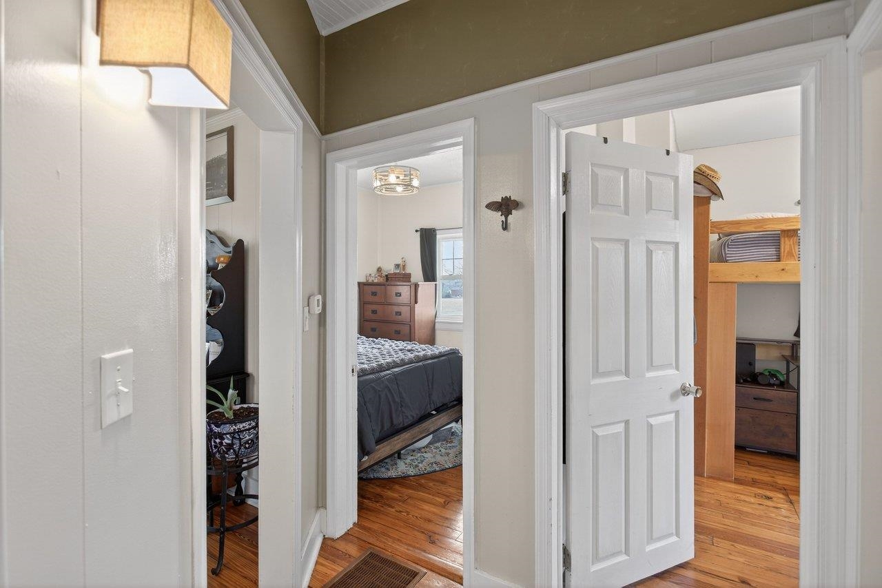 211 SECOND ST