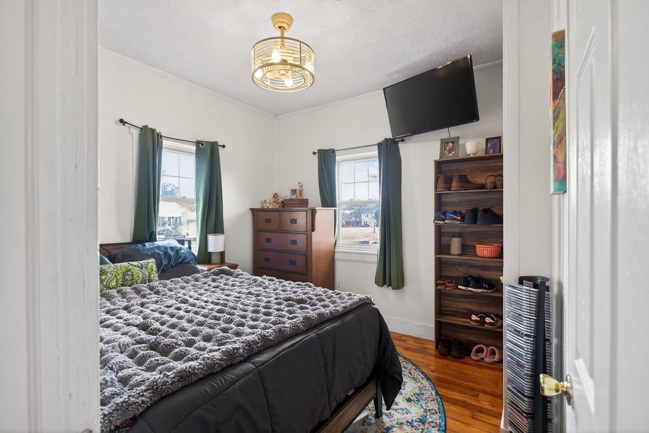 211 SECOND ST