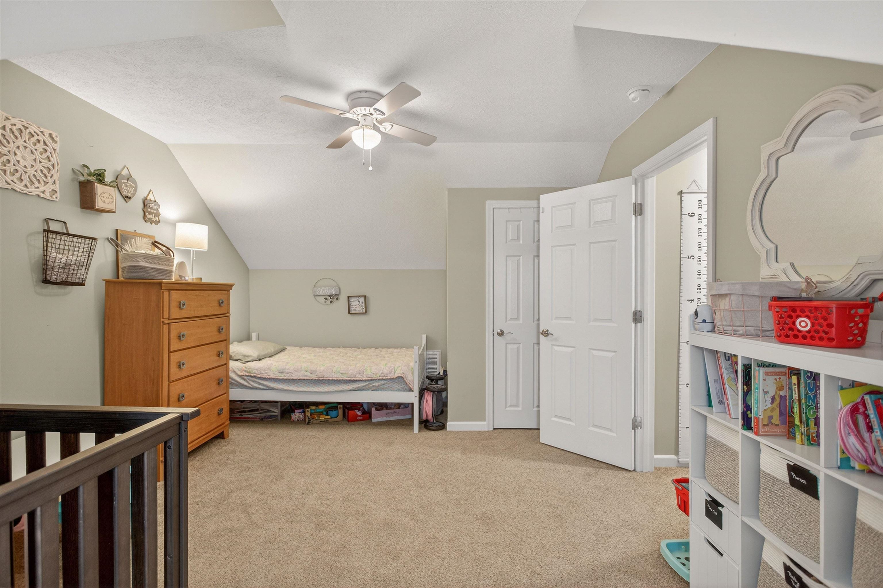 905 MACON AVE