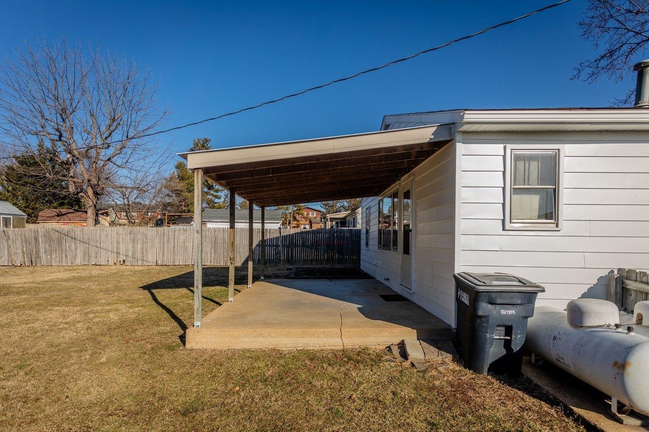 913 SPOTSWOOD DR