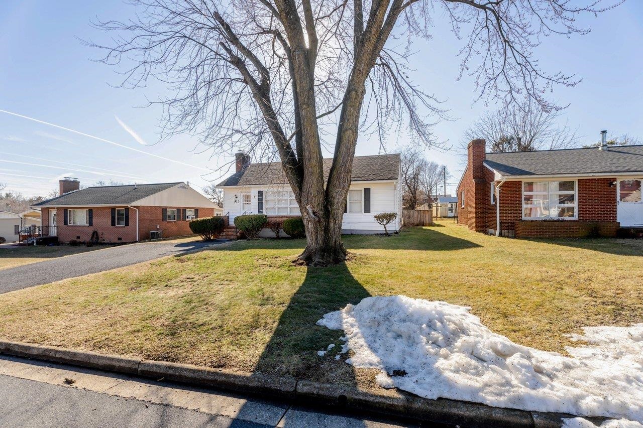 913 SPOTSWOOD DR