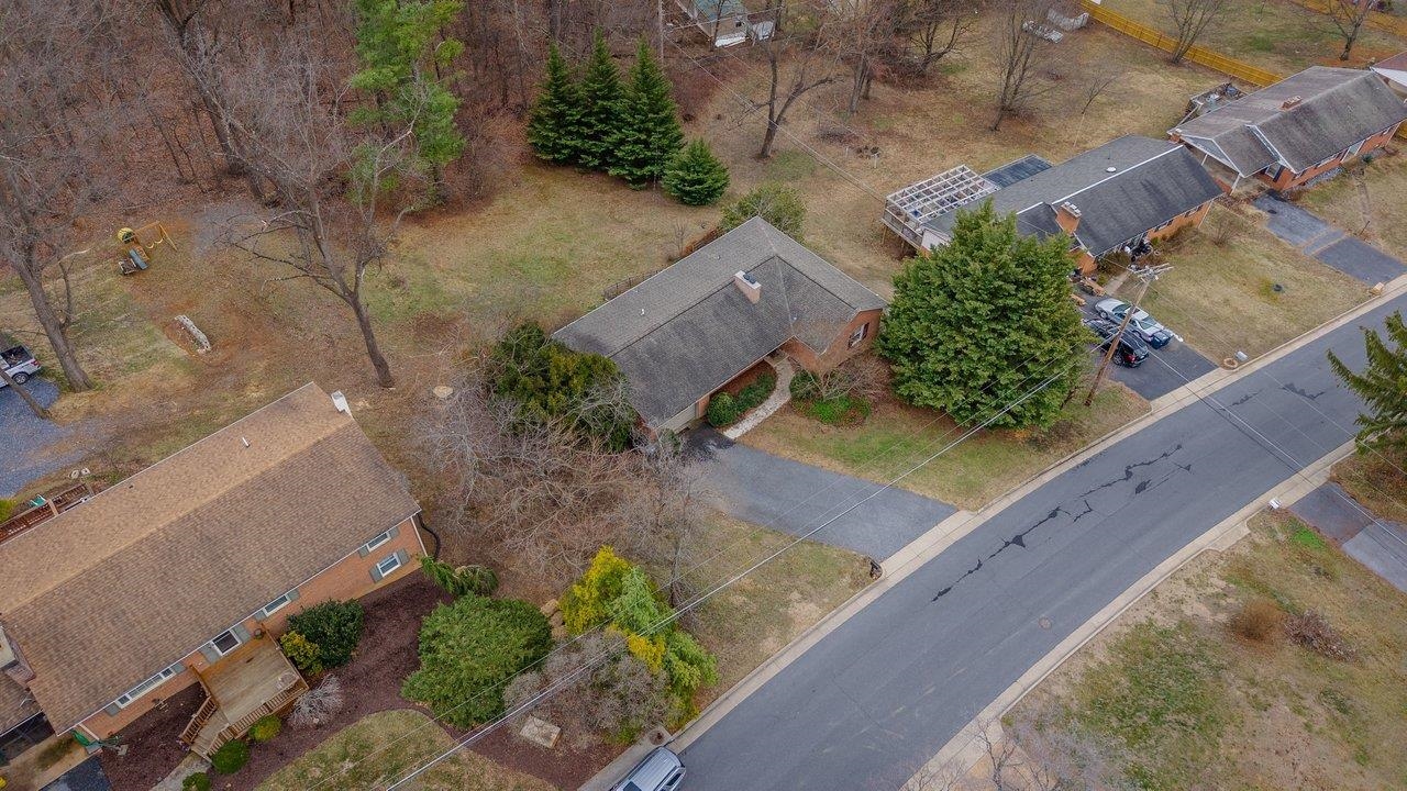 1186 NELSON DR