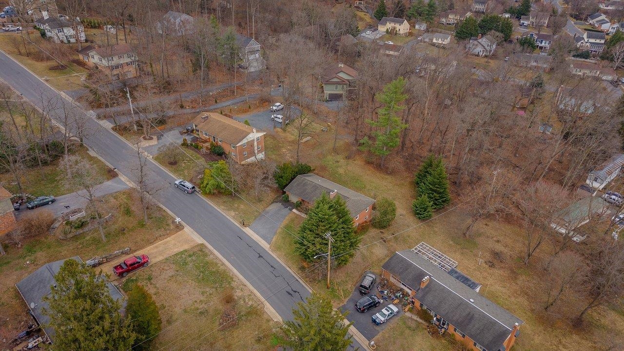 1186 NELSON DR