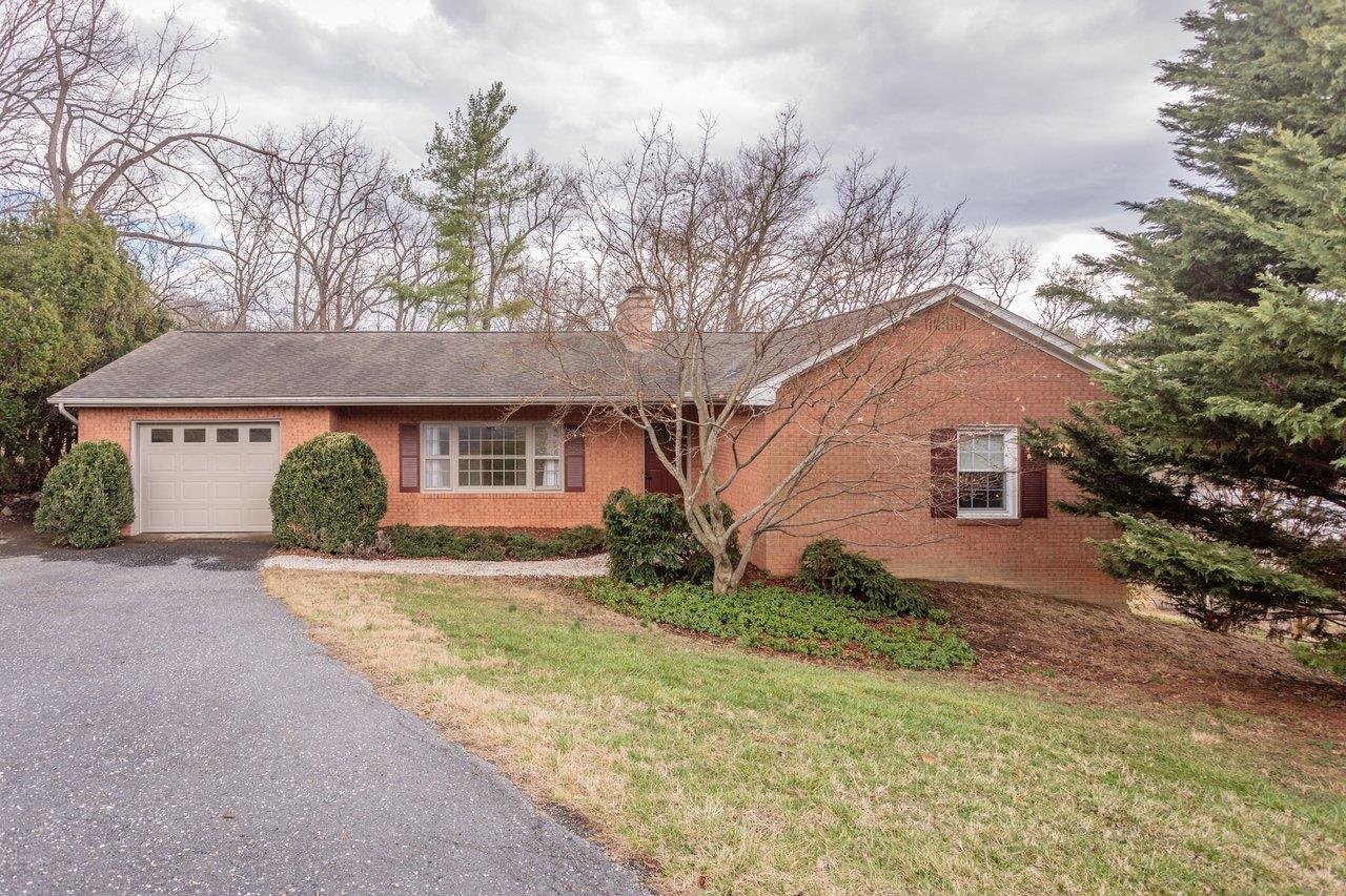 1186 NELSON DR
