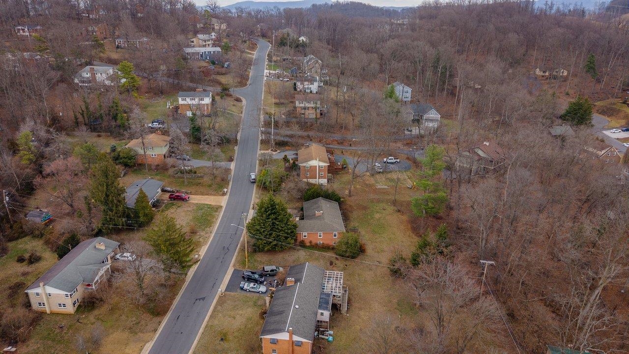 1186 NELSON DR