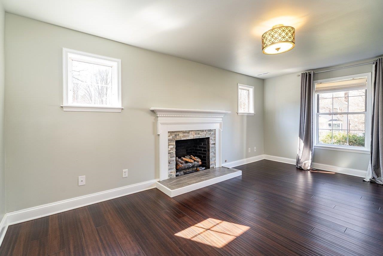 908 ROYER DR