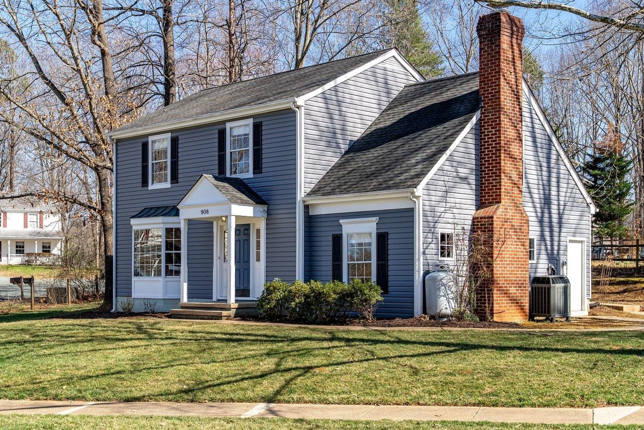 908 ROYER DR