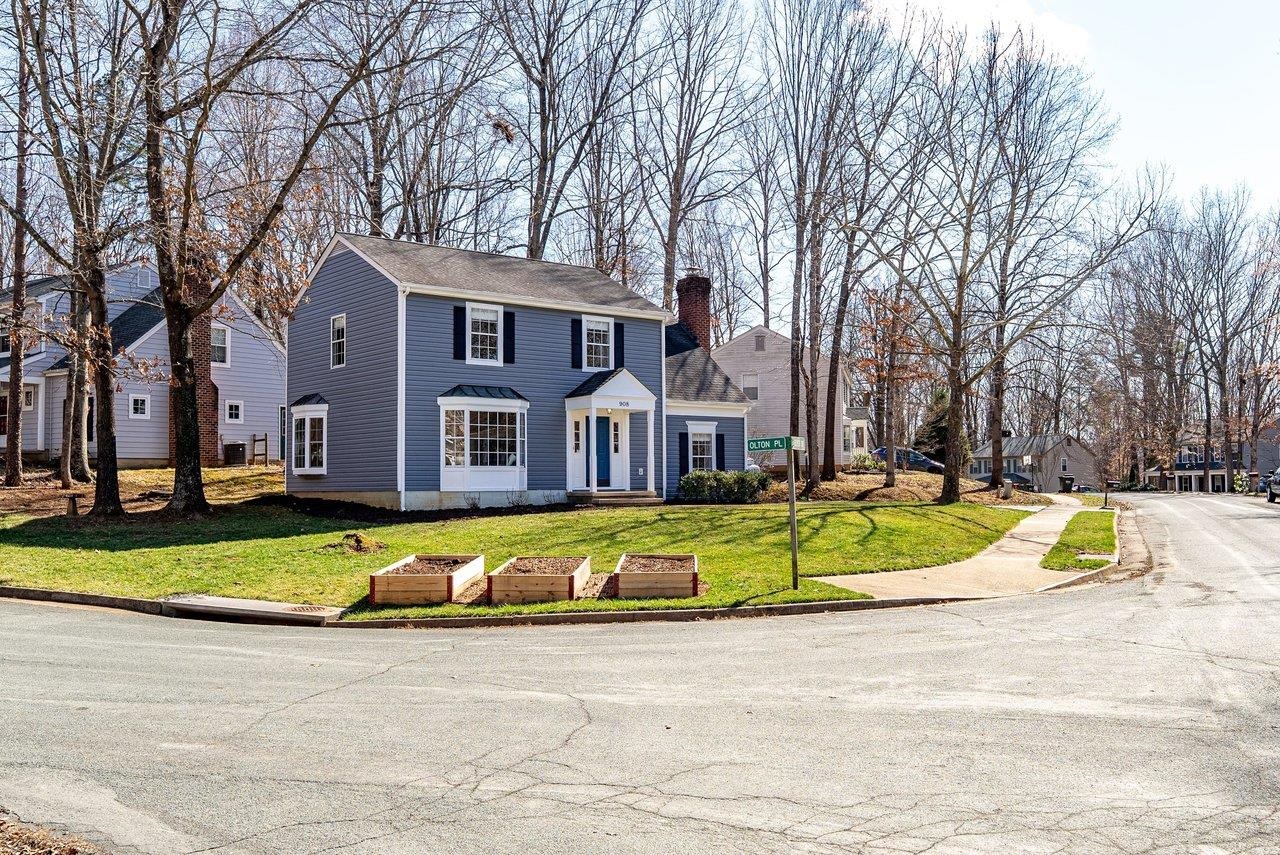 908 ROYER DR