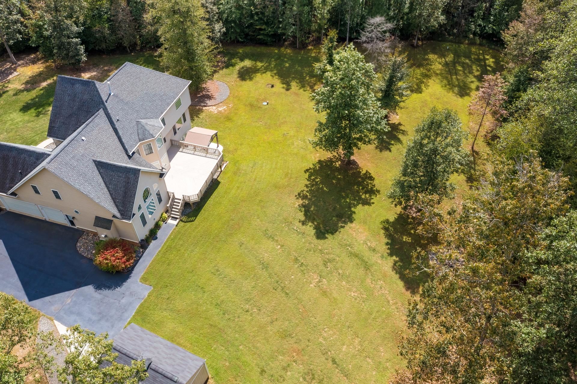 909 HANCOCK DR