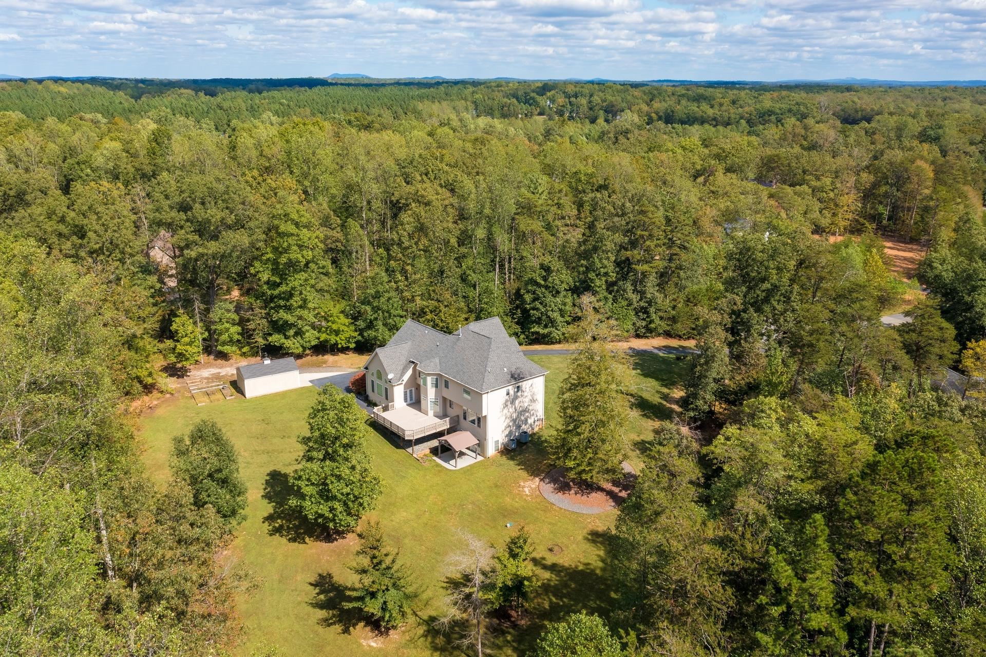 909 HANCOCK DR