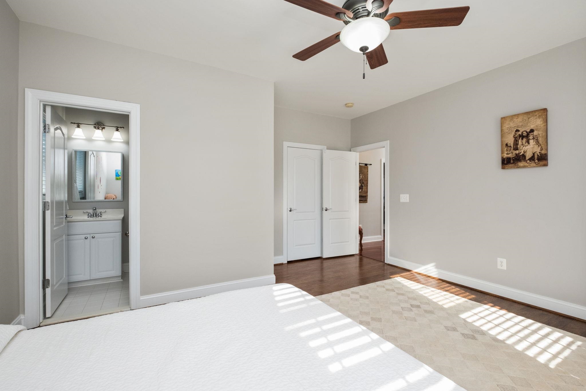 909 HANCOCK DR