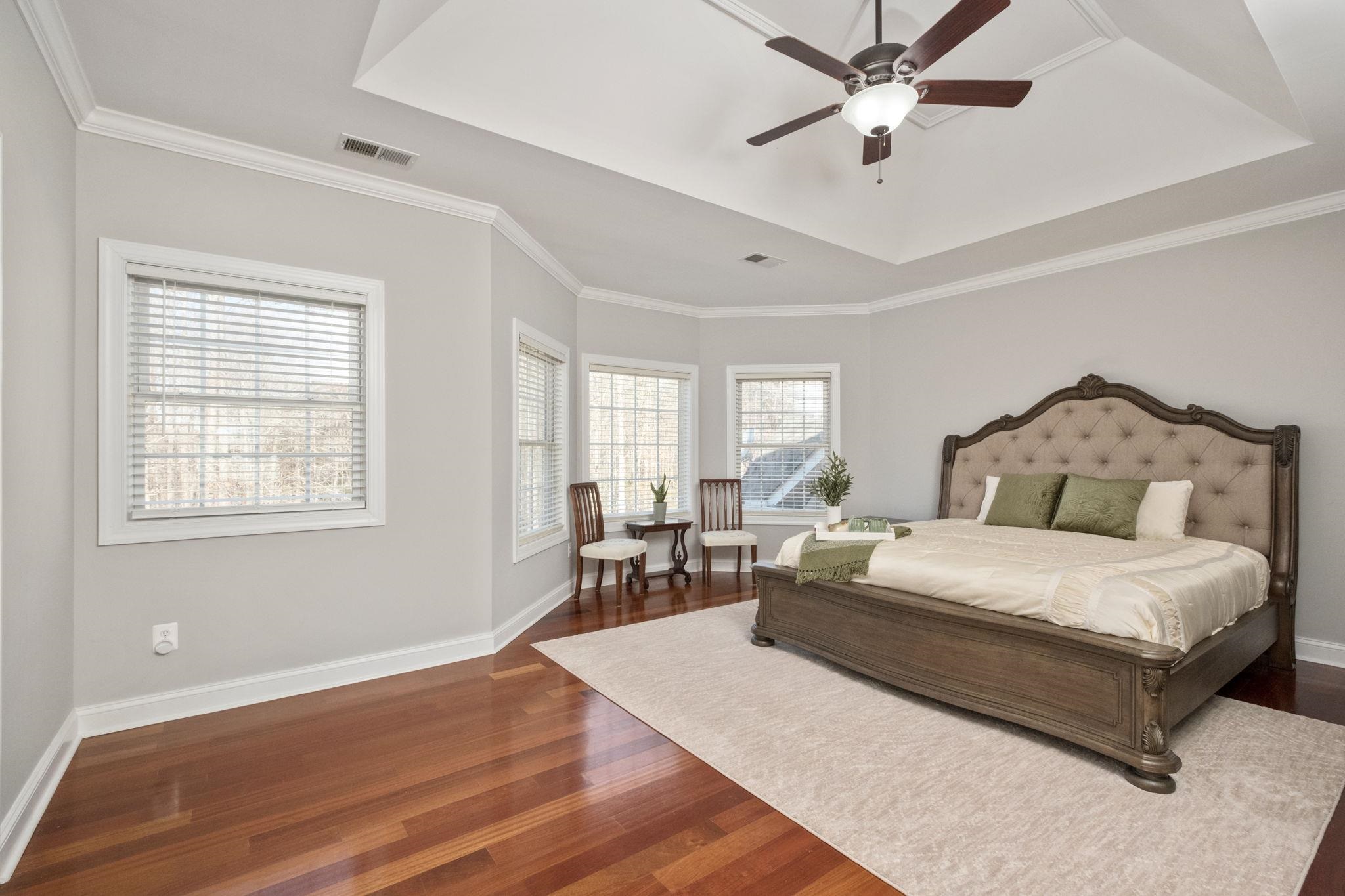 909 HANCOCK DR