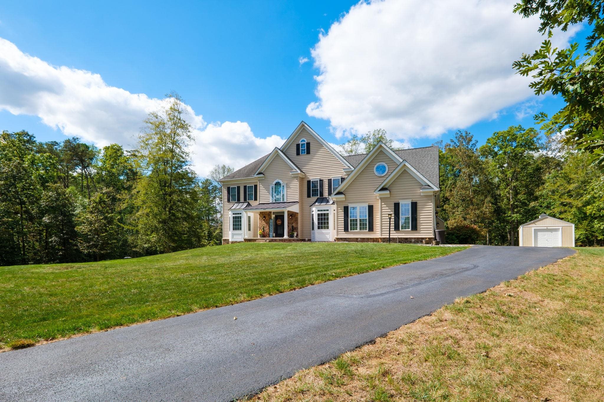 909 HANCOCK DR