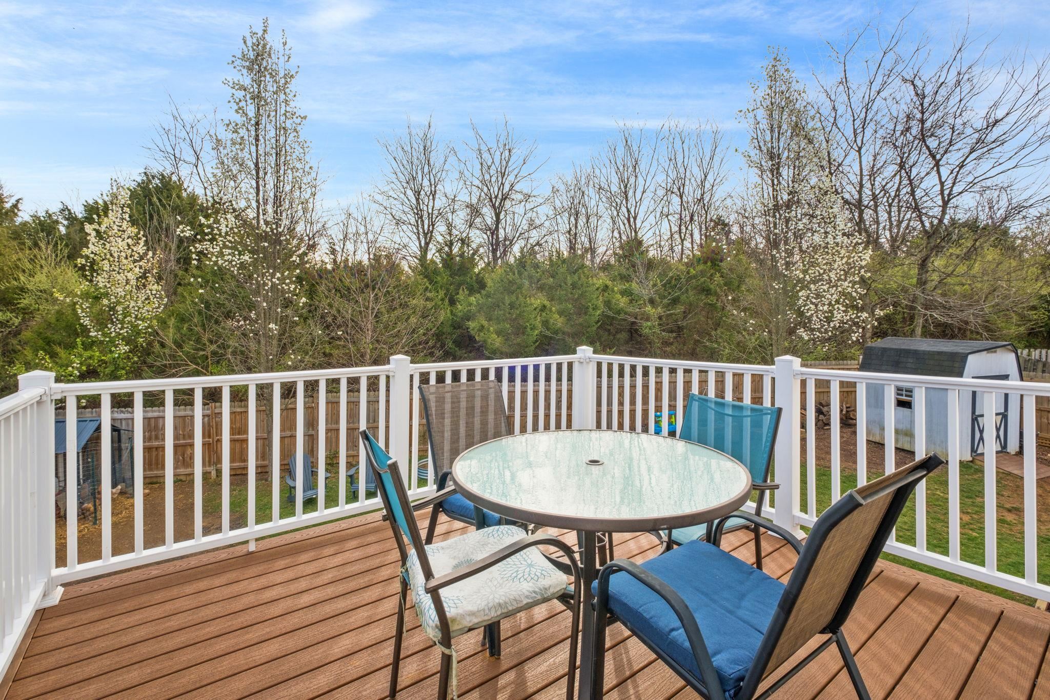 190 CLARA CT