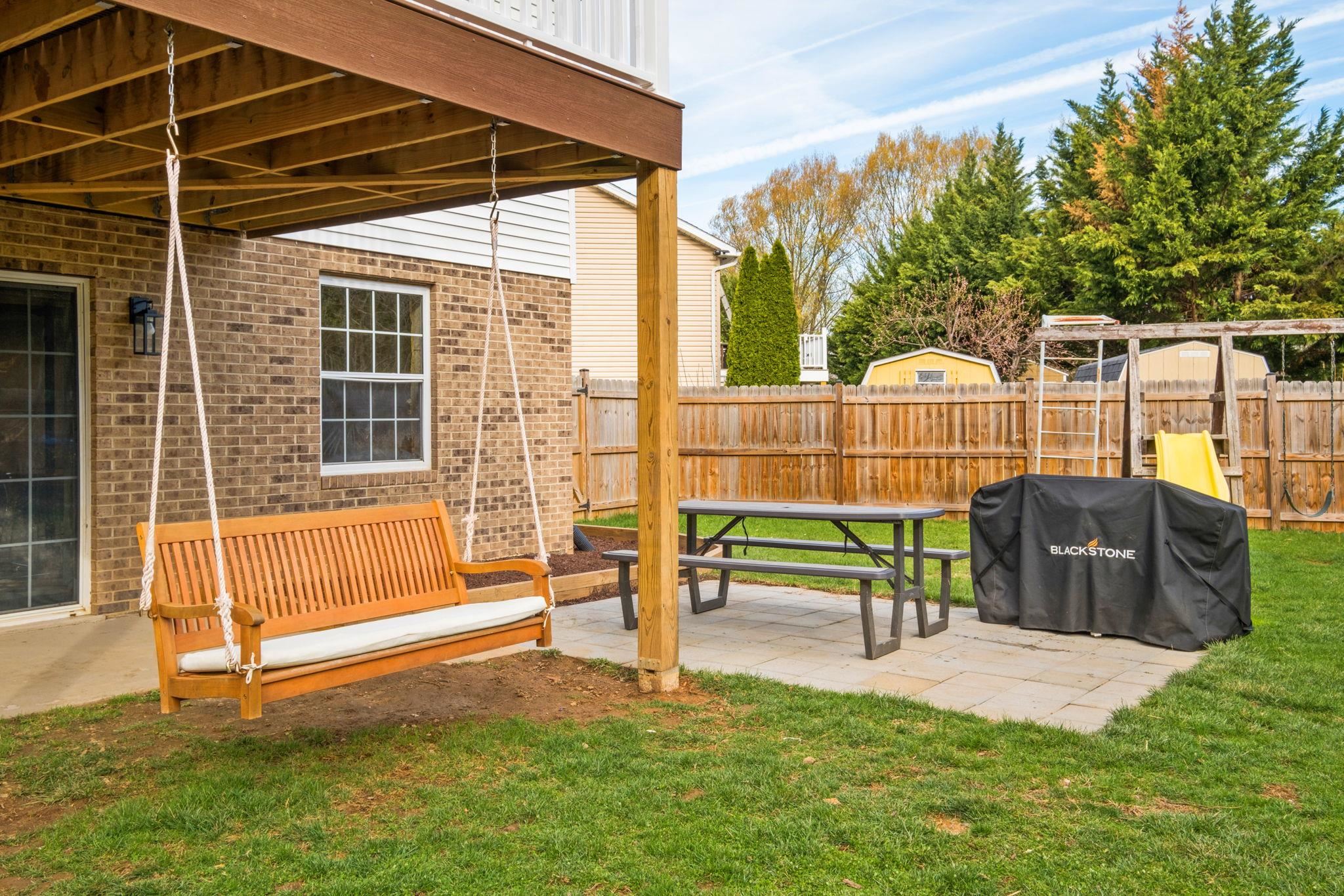 190 CLARA CT