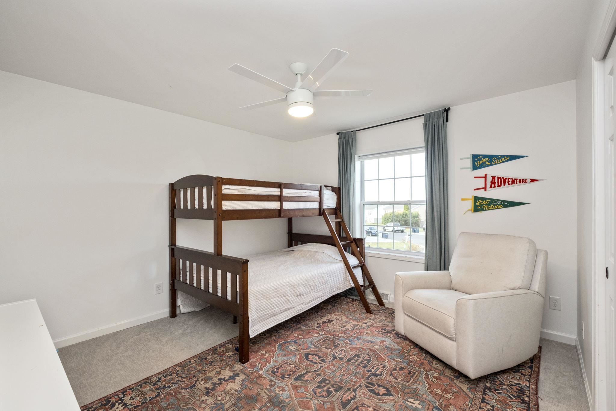 190 CLARA CT