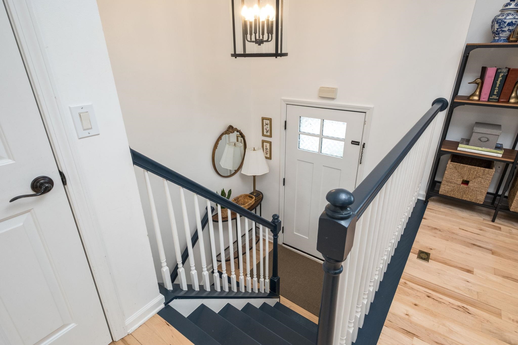 190 CLARA CT