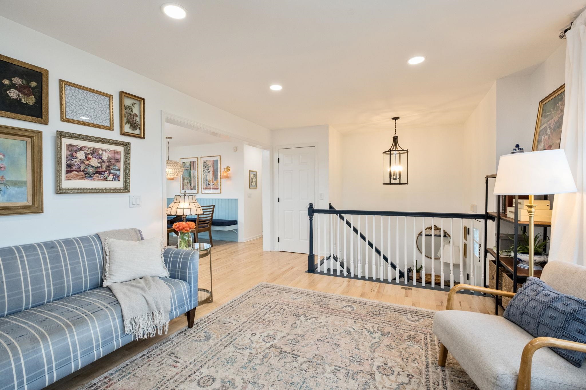 190 CLARA CT