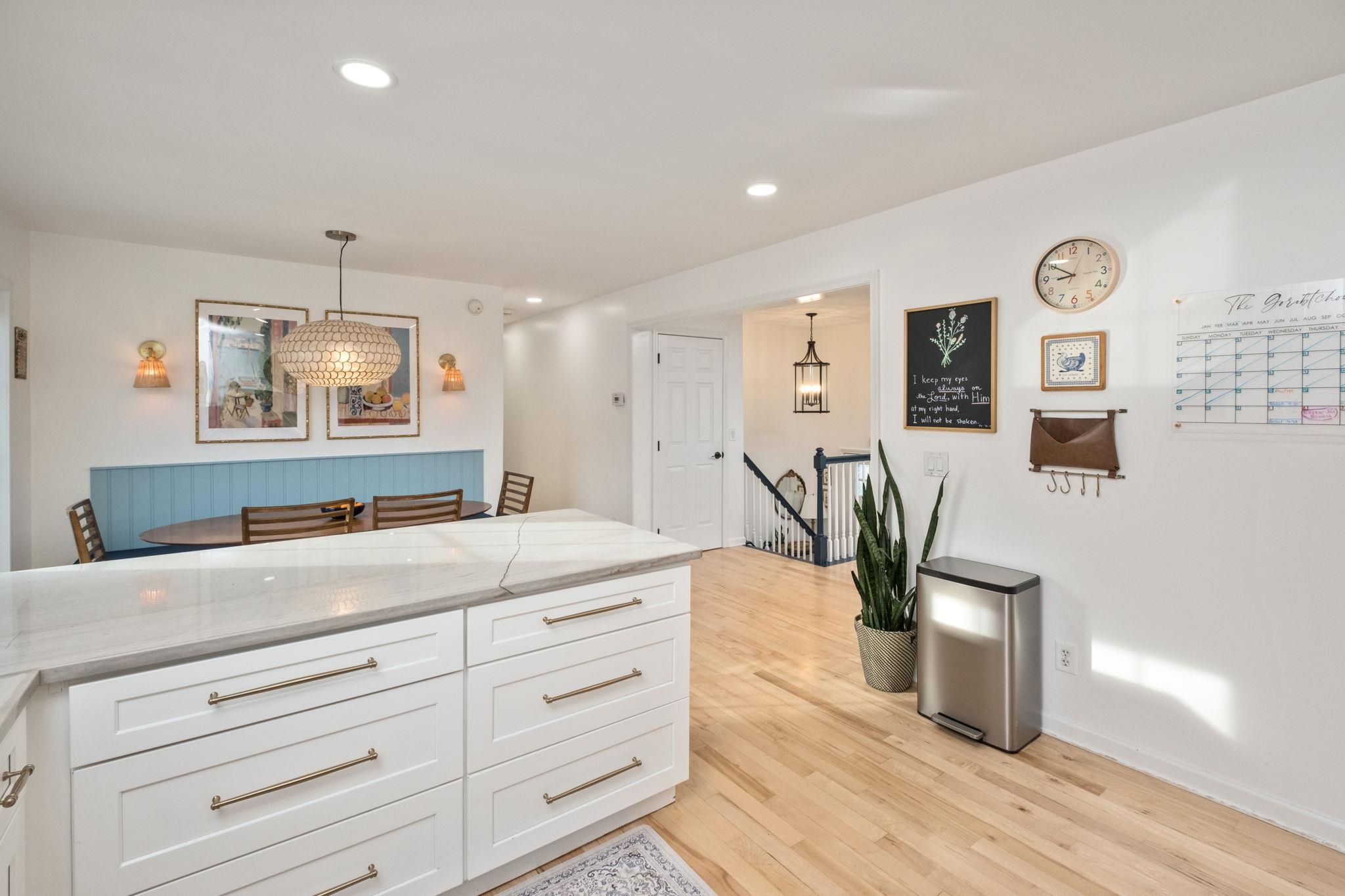 190 CLARA CT