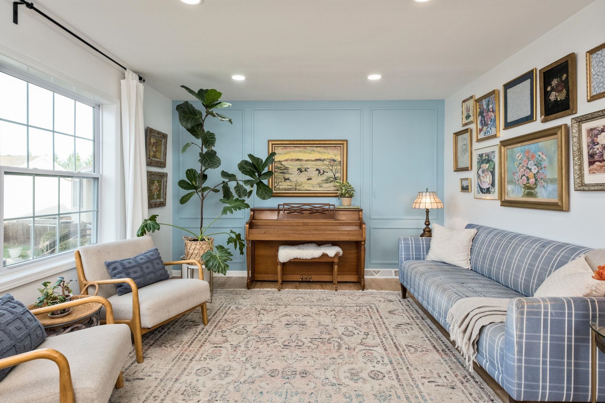 190 CLARA CT